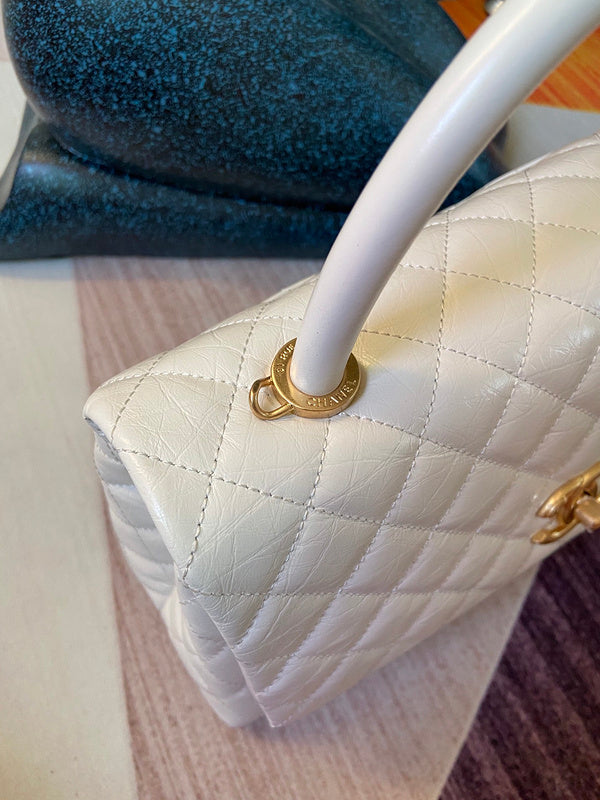  women's handbag, spacious design, view 5