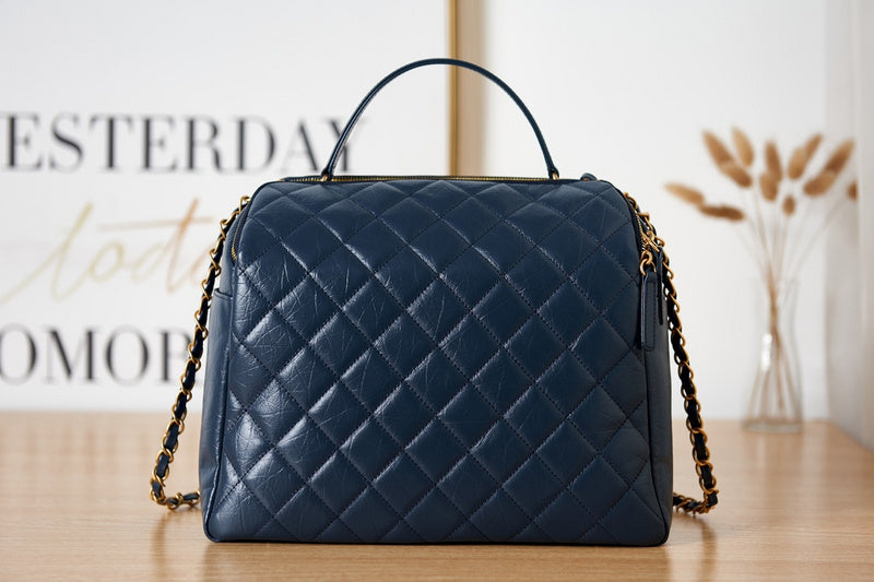  women's handbag, versatile design, view 5