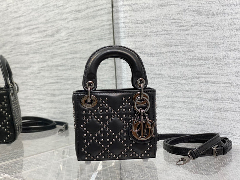 Front view of statement everyday-luxe women's handbag – women's everyday handbag