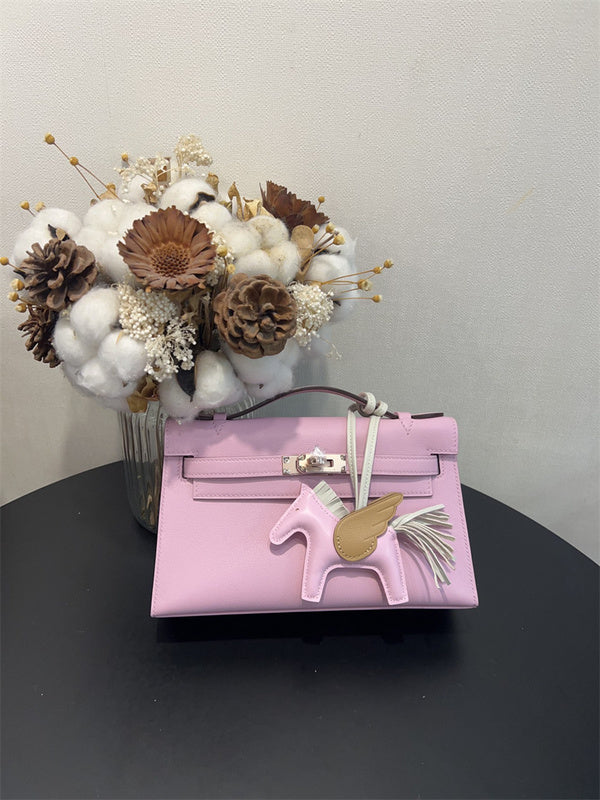 Versatile handbag styled for everyday wear