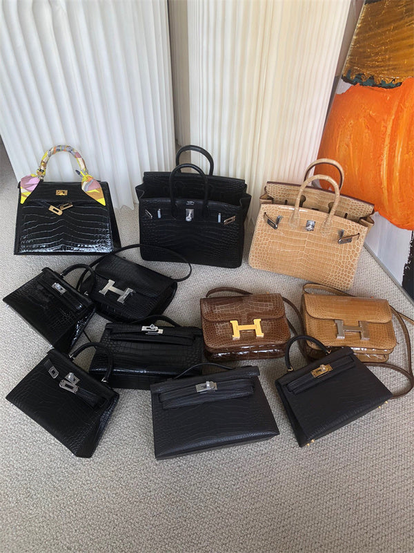  satchel interior and compartment view 15