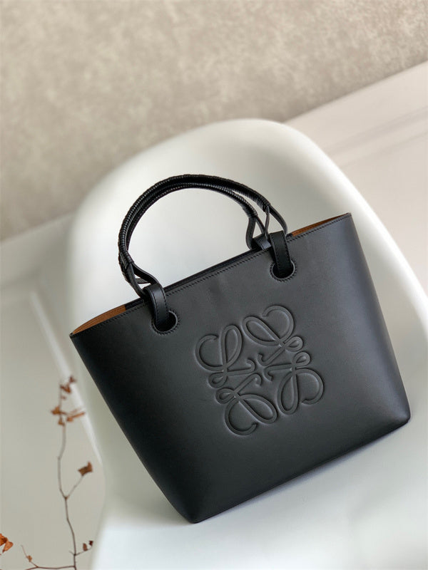 Ziva's Charm handbag – interior view (29cm*14cm*25cm)