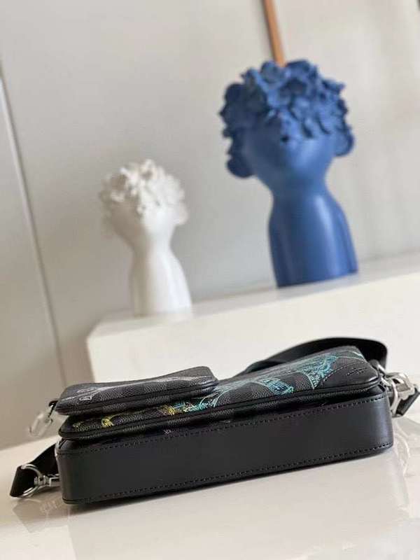 Interior view of everyday-luxe elevated women's handbag – women's premium purse