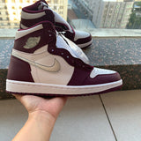Nike Men's & Women's Designer Lifestyle Shoes — Style 164 angle view