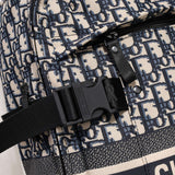 Front view of everyday-luxe premium women's handbag – women's luxury accessory