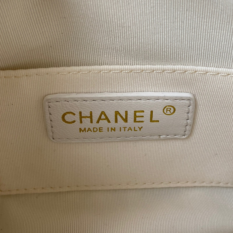  handbag, compact everyday style, image 9