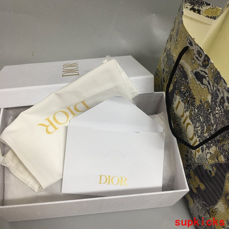 Dior shoes Style 038 - sole and craftsmanship detail (alternate angle)