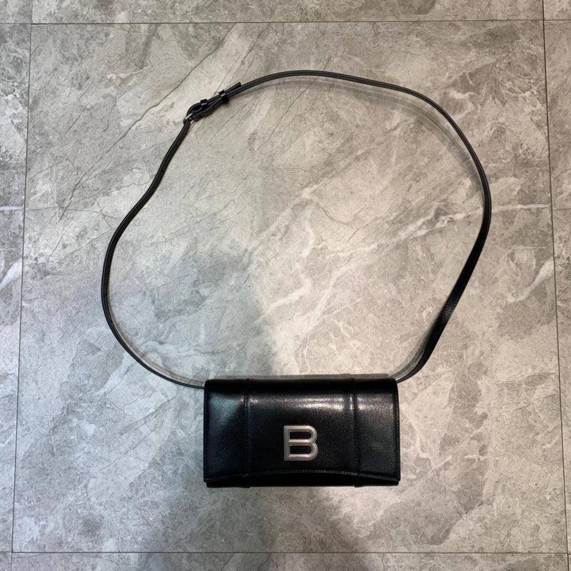 Modern Vegan Leather Handbag - Sleek Minimalist Lines | Women's Fashion Handbag #1042 - front view (image 1) of designer-inspired handbag