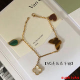 Front view of Van Cleef & Arpels unisex jewelry piece