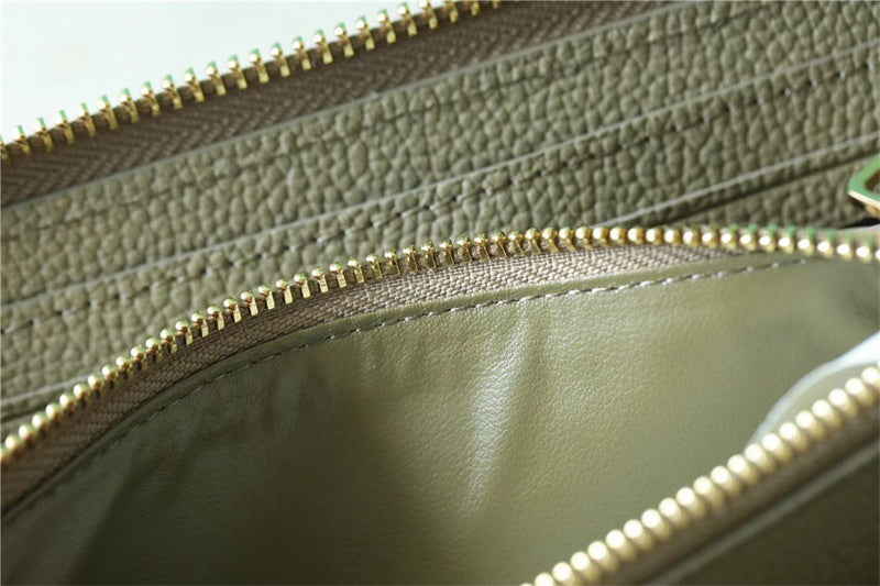  Minimalist crossbody bag carried on shoulder 10