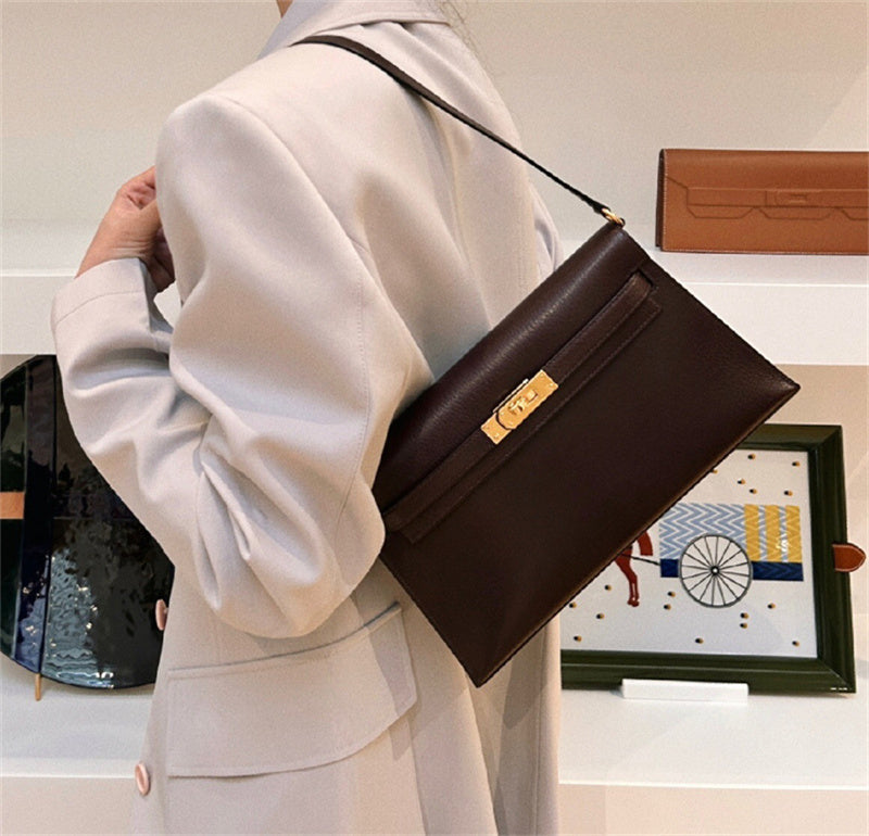  Essential structured bag front view 7