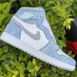 Nike crisp white luxury sneakers view 17 retro runner design