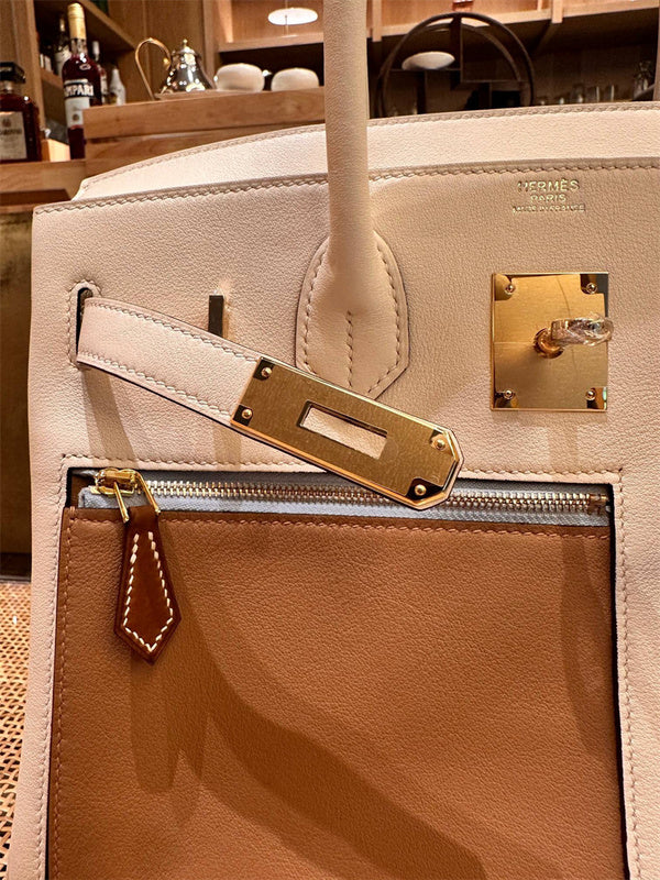  tote bag interior and compartment view 15