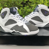 Nike Men's & Women's Premium Low-Top Trainers — Style 157 angle view