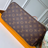 Handle and strap detail of modern sleek women's handbag – women's everyday handbag