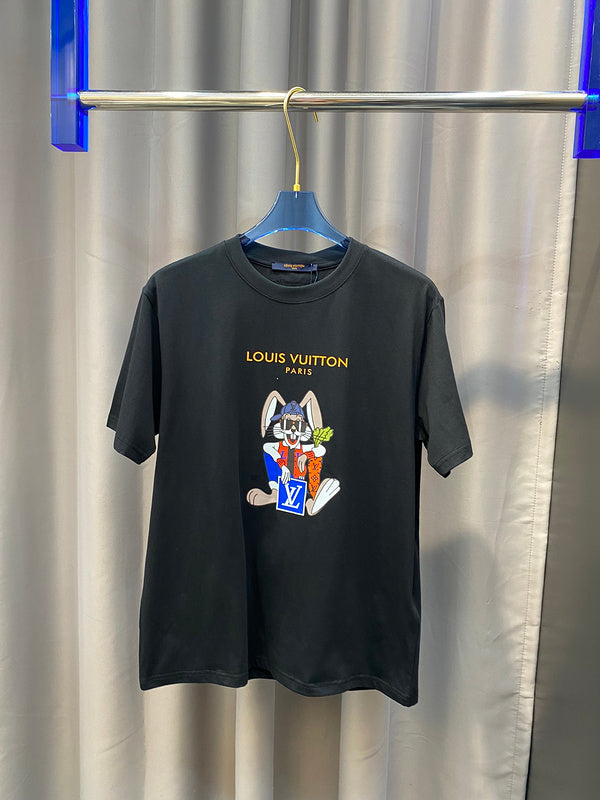 Side profile of Louis Vuitton cotton t-shirt with tailored silhouette