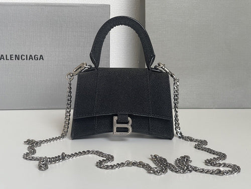 Zivas Charm Elevated Essentials Statement Handbag (Considered Detail & Form) – Front View