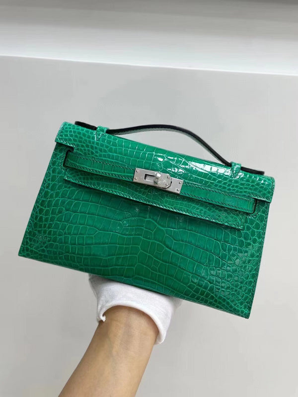 Side view of smart structured handbag