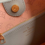 shoulder bag close-up of hardware and finish