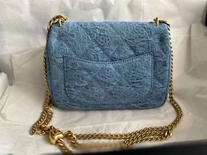 Zivas Charm Streamlined Design Luxury Handbag (Elevated Accessory Essential) – Detail View