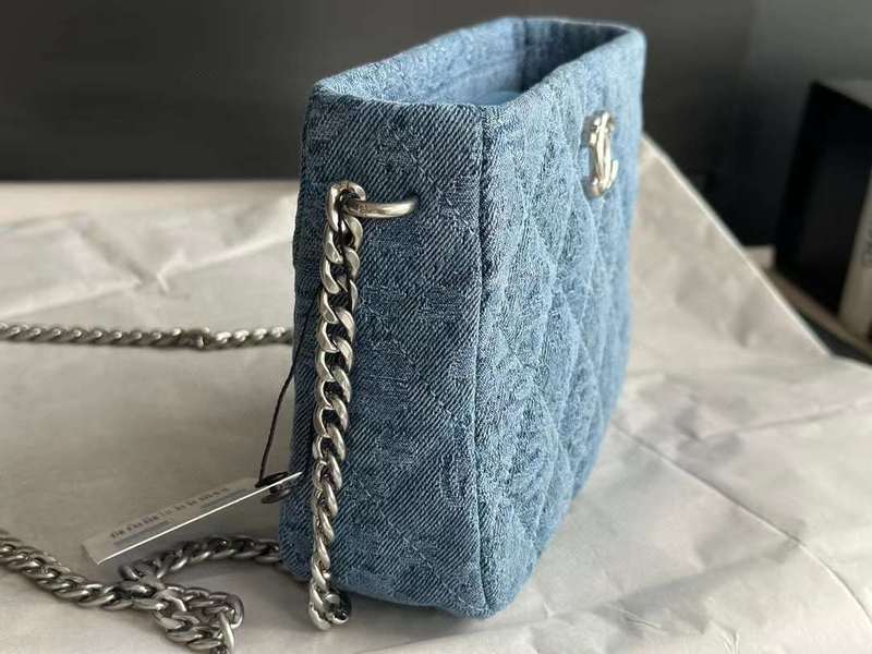 Zivas Charm Everyday Sophistication Luxury Handbag (Elevated Accessory Essential) – Lifestyle Shot