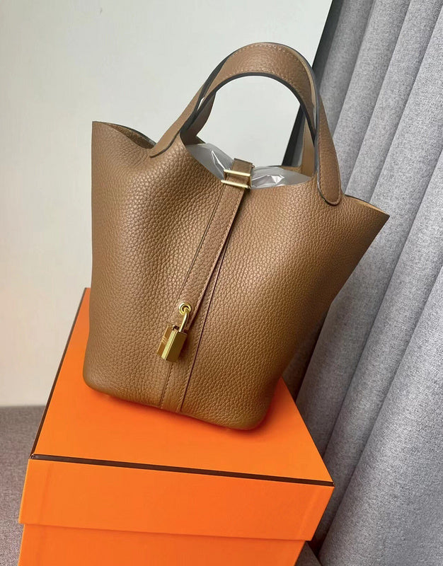 Interior view of streamlined premium bag