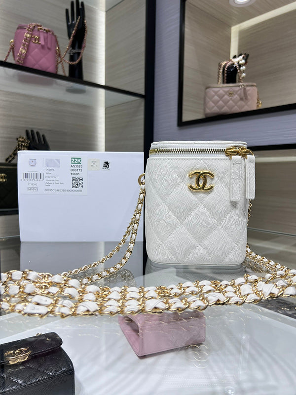 Zivas Charm Streamlined Design Designer Handbag (Everyday Luxury Essential) – Front View