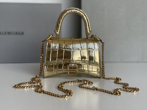 Zivas Charm Versatile Design Statement Handbag (Considered Detail & Form) – Front View 2