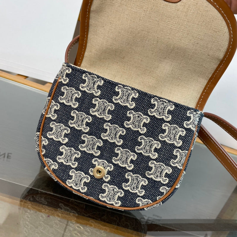 Handle and strap detail of refined structured women's handbag – women's everyday handbag