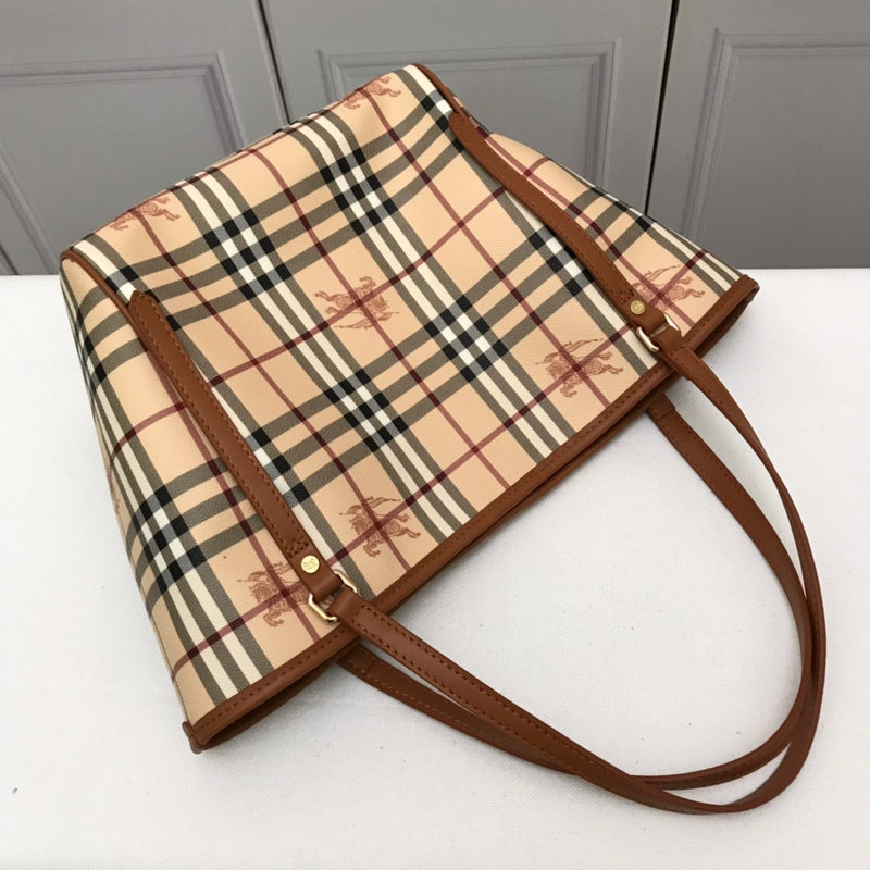 Ziva's Charm handbag – close-up view (one versatile size)