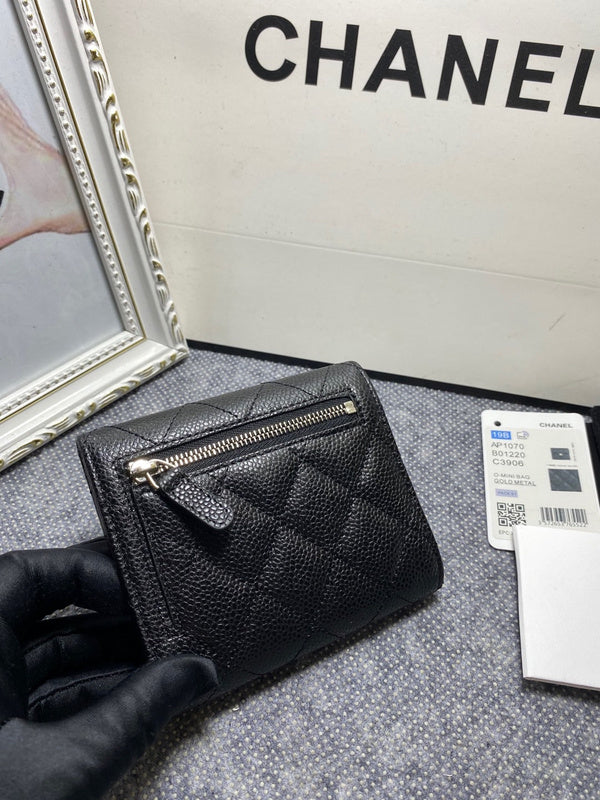  women's handbag, compact design, view 4