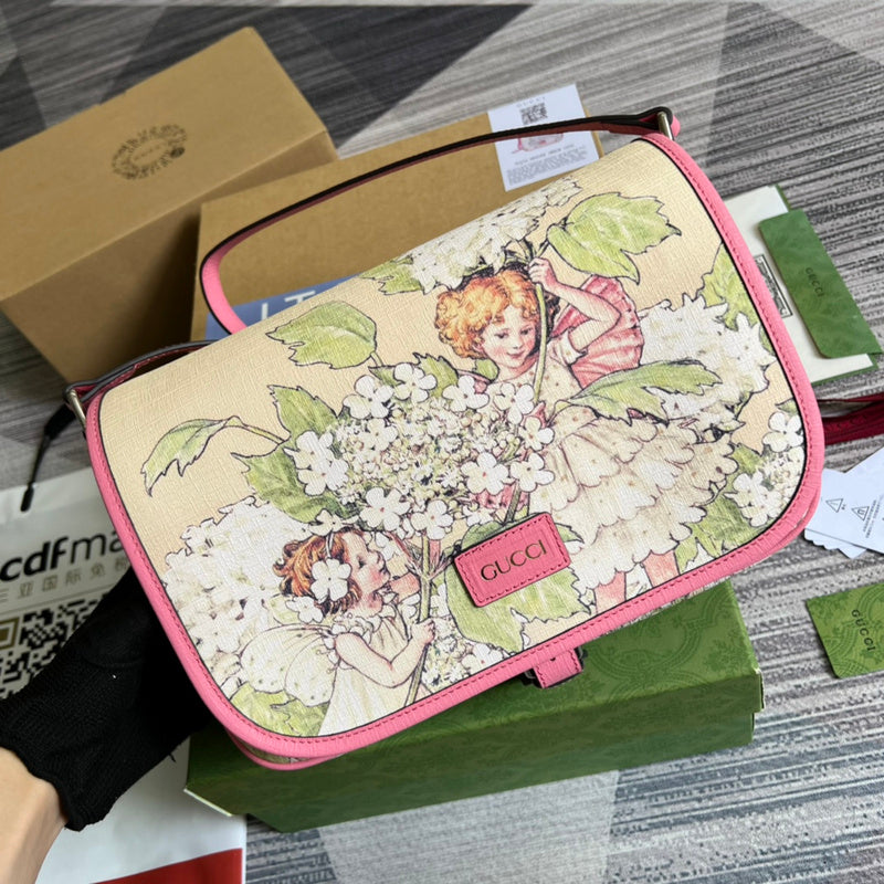 Graceful handbag styled for everyday wear