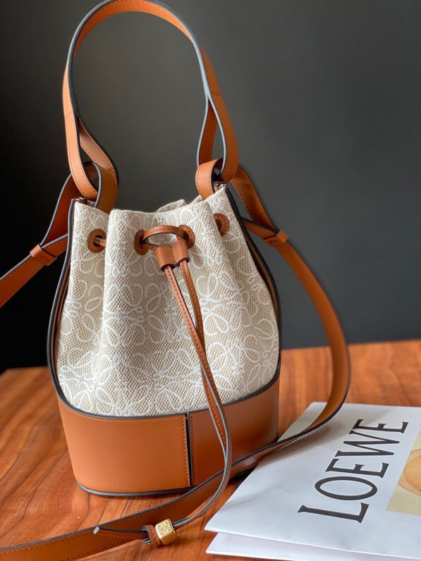 Ziva's Charm handbag – full view (31cm*21.5cm*16cm)