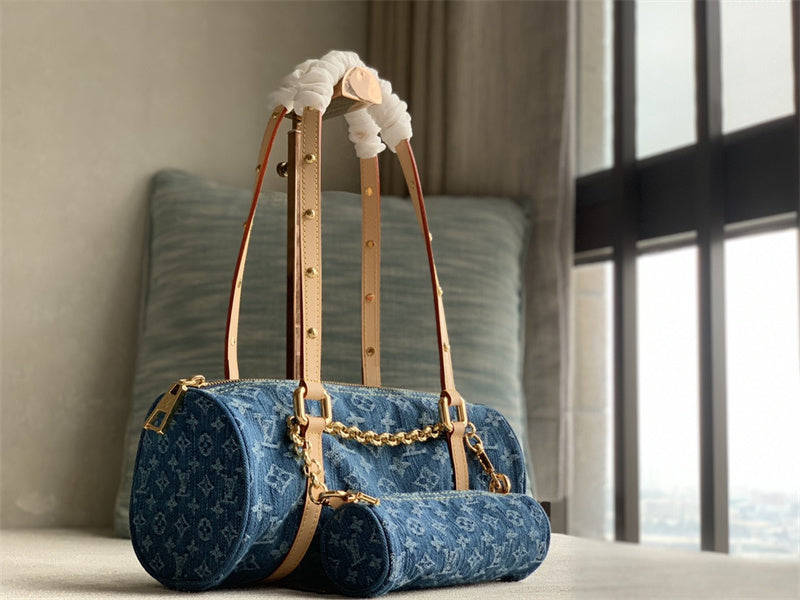  signature structured bag styled with outfit 12