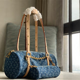  signature structured bag styled with outfit 12