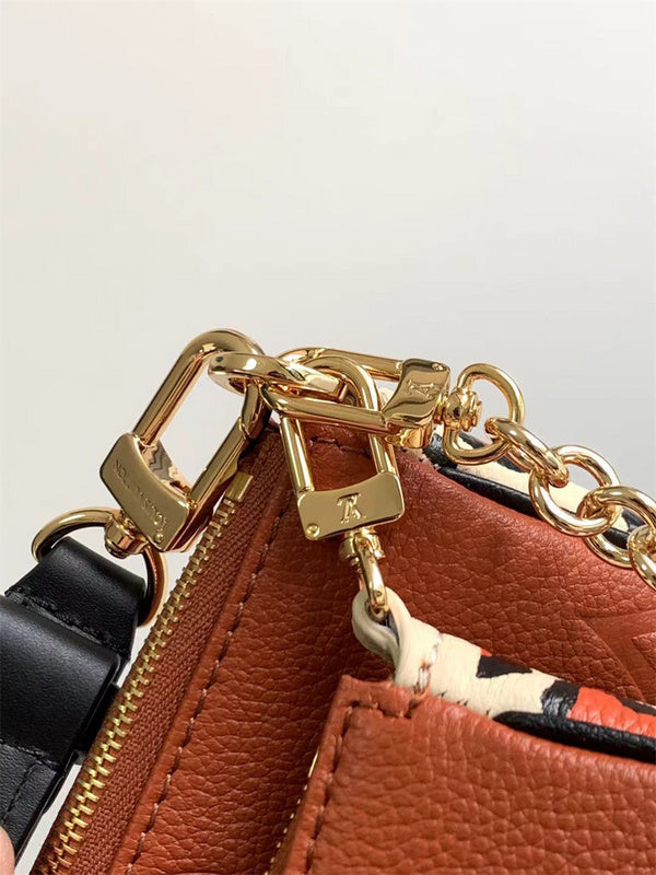  carryall bag close-up of hardware and finish