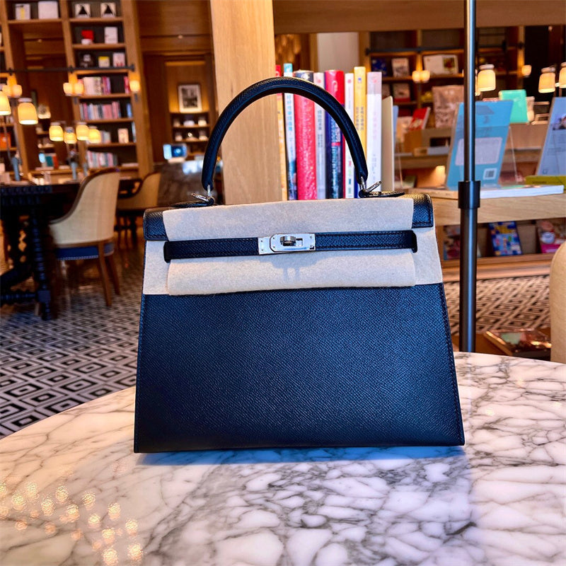  signature everyday bag detail view showing craftsmanship