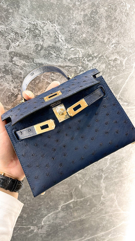 Graceful handbag styled for everyday wear