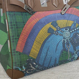 chic everyday bag detail view showing craftsmanship 14