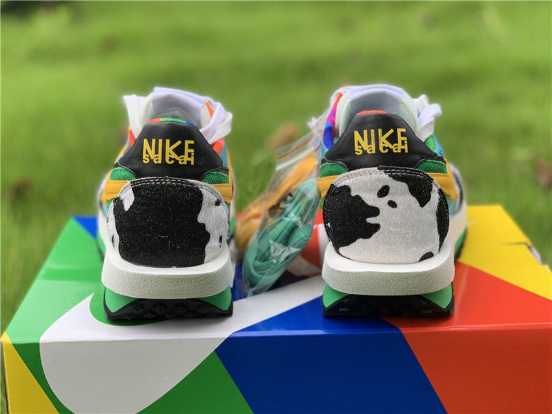Nike Men's & Women's Premium Low-Top Trainers — Style 073 interior view