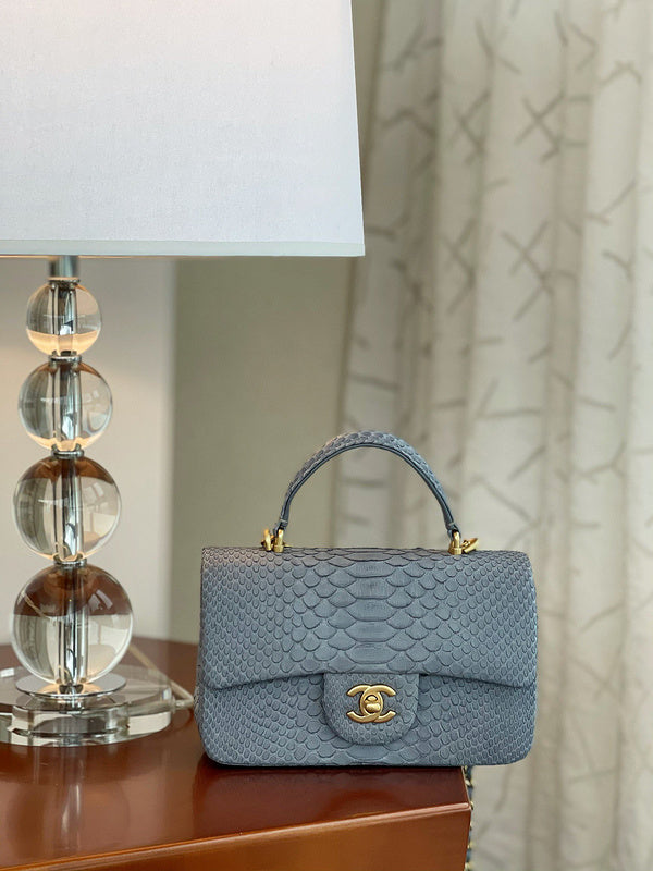  women's handbag, mid design, view 3