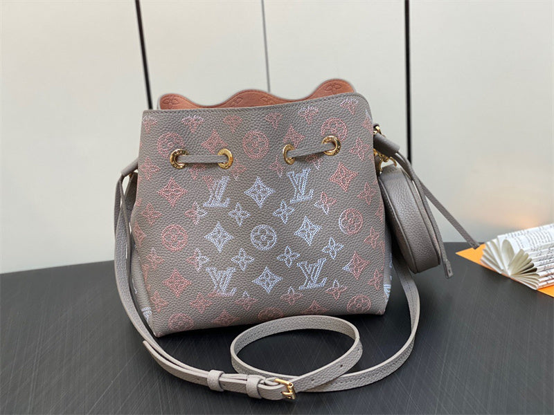  Minimalist structured bag front view