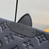  shopper bag interior and compartment view 9