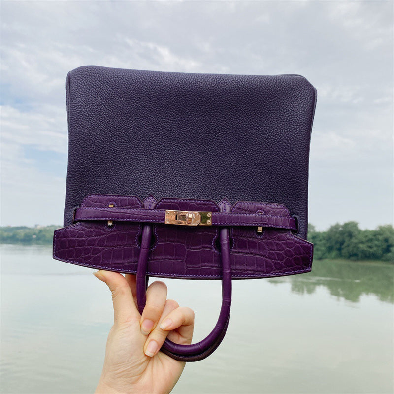  handbag interior and compartment view 9