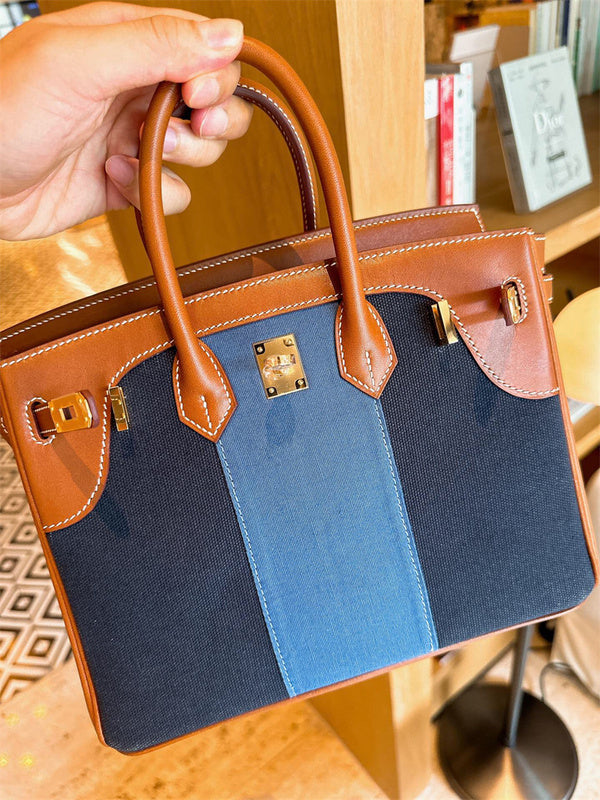  sleek shoulder bag detail view showing craftsmanship 8
