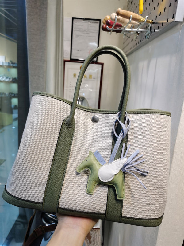 Interior view of fluid premium bag