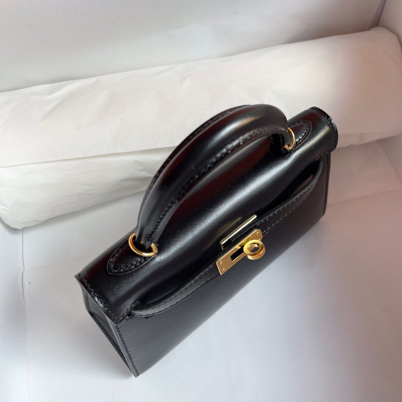 Graceful handbag styled for everyday wear