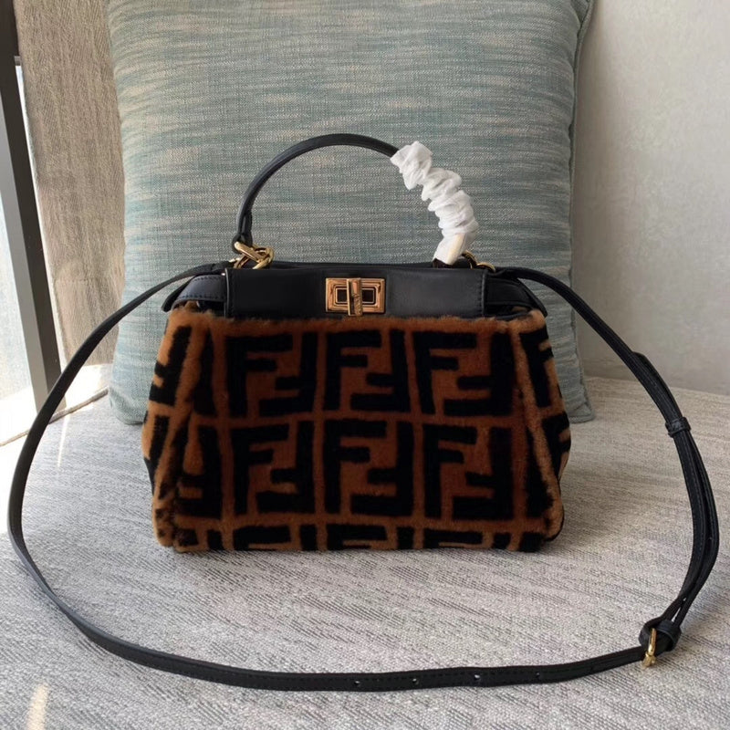 Ziva's Charm handbag – close-up view (Standard Size)