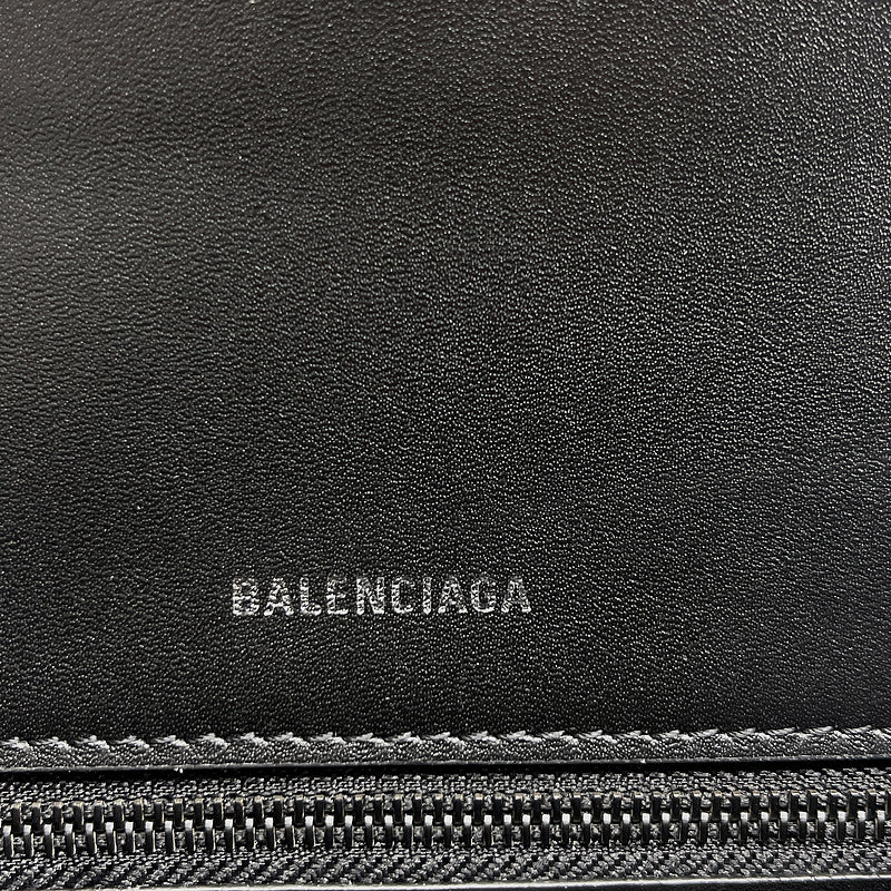 Bold Faux Leather Handbag - Modern Structured Build | Women's Designer-Inspired Purse #675 - close-up detail shot (image 15) of designer-inspired handbag