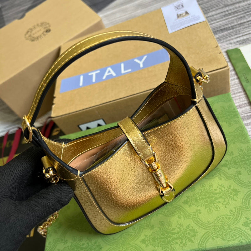 Side profile of everyday-luxe elevated women's handbag – women's luxury accessory